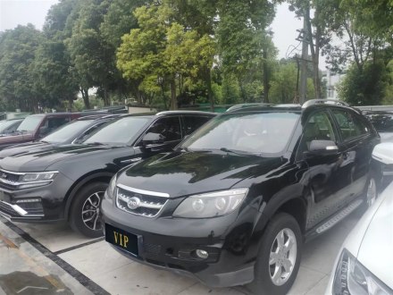 比亚迪S6 2014款 2.4L 自动尊贵型 5座