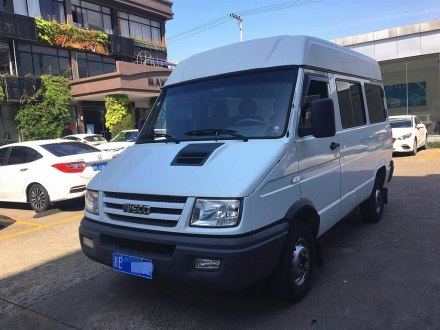 依维柯得意 2014款 2.5T-A35 NJ6484ACM47Z4
