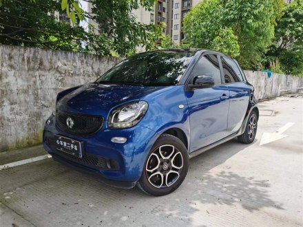 smart forfour 2016款 0.9T 66千瓦先锋版