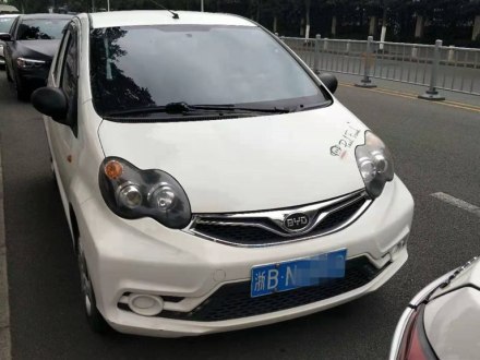 比亚迪F0 2015款 1.0L AMT 铉酷型