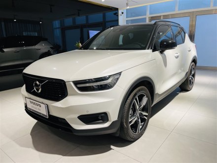 沃尔沃XC40 2020款 T4 四驱智雅运动版