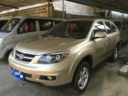 比亚迪S6 2014款 2.0L 手动豪华型 5座