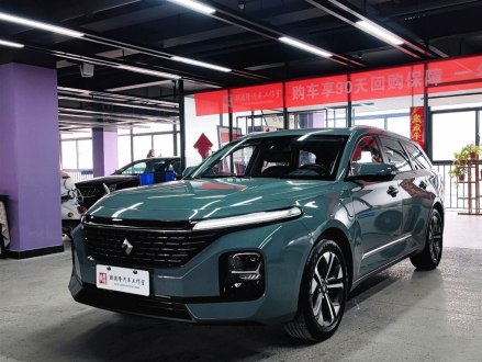 宝骏Valli 2021款 1.5T 那曲繁星 CVT旗舰型