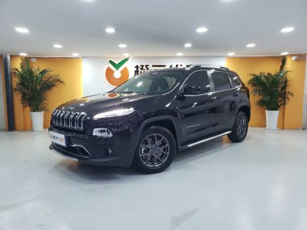 自由光 2020款 2.0L 两驱经典运动版