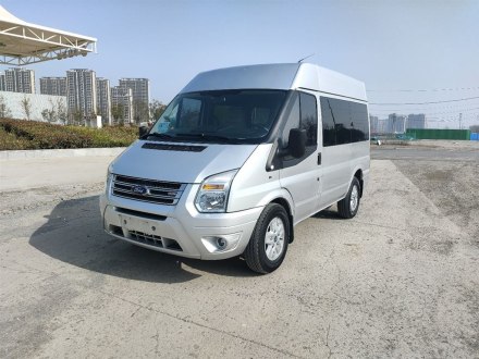 新世代全顺 2016款 2.4T短轴7座中低顶豪华型客车