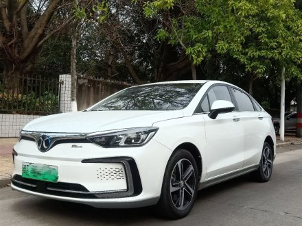 北京EU5 2018款 R500 智风版