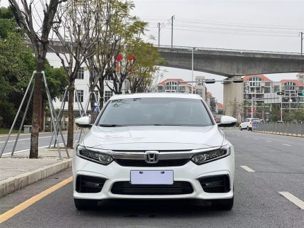英仕派 2019款 260TURBO 精致版 国VI
