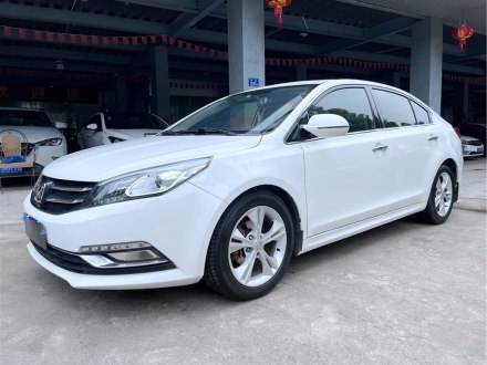 众泰Z500 2015款 1.5T CVT尊贵型