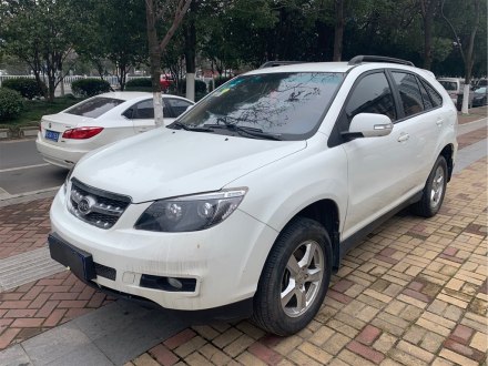 比亚迪S6 2014款 2.0L 手动豪华型 5座