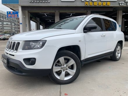 指南者进口 2014款 改款 2.0L 两驱进取版