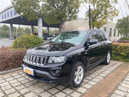 指南者进口 2015款 2.0L 两驱运动版