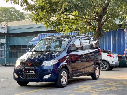 五菱宏光 2013款 1.5L 基本型