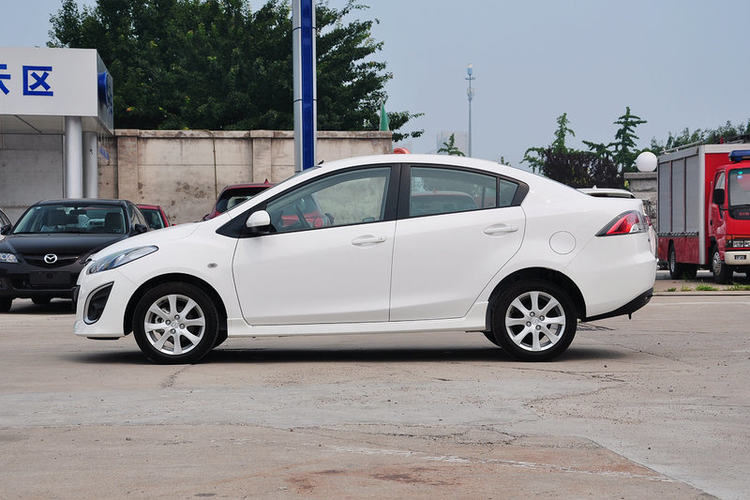 马自达2 劲翔三厢 1.5L 手动 2012款 炫动时尚版