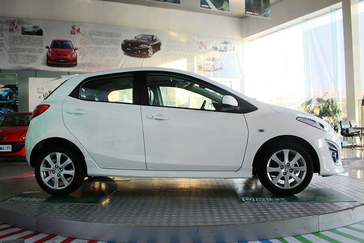 马自达2 两厢 1.5L 自动 2012款 炫动豪华版