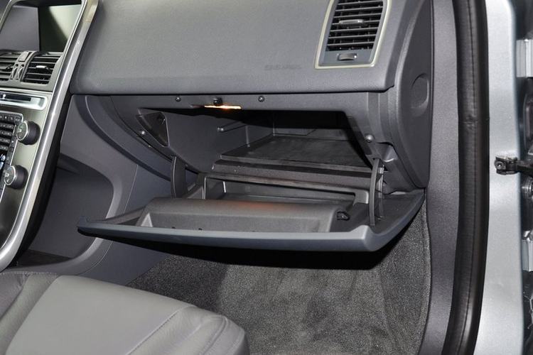 沃尔沃XC60(进口) T5 2.0T DCT 2014款 智逸版 5座