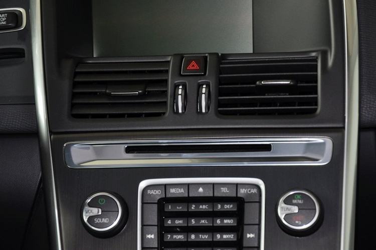 沃尔沃XC60(进口) T5 2.0T DCT 2014款 智逸版 5座