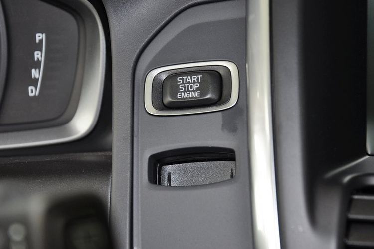 沃尔沃XC60(进口) T5 2.0T DCT 2014款 智逸版 5座