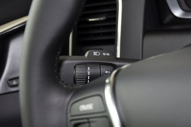 沃尔沃XC60(进口) T5 2.0T DCT 2014款 智逸版 5座