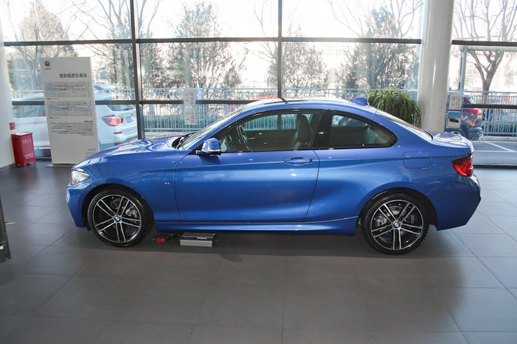 宝马2系（进口） 225i 尊享型 2019款 M运动套装