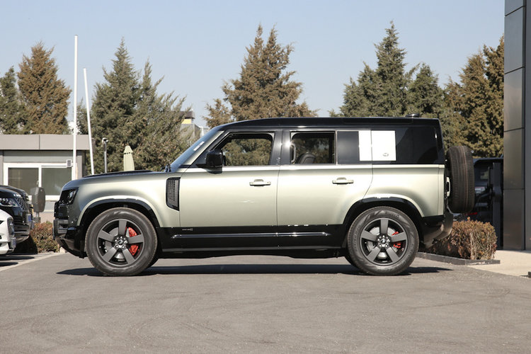 卫士 110 X 2020款 P400