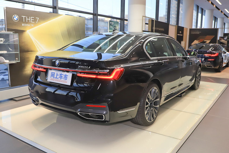 宝马7系 改款 740Li 领先型 2019款 M运动套装
