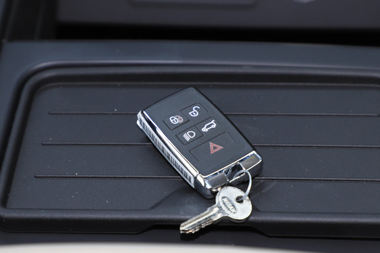 卫士 110 P400 2021款 暗黑特别版