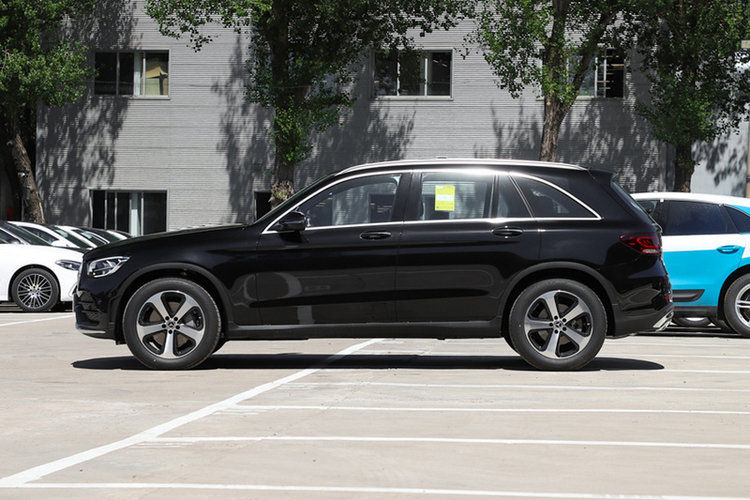 奔驰GLC 改款三 GLC 260 L 4MATIC 2022款 动感型