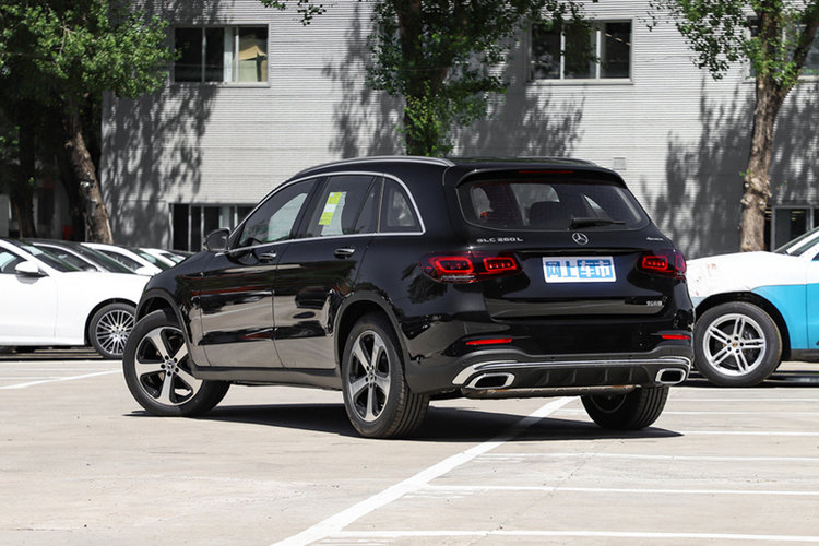 奔驰GLC 改款三 GLC 260 L 4MATIC 2022款 动感型