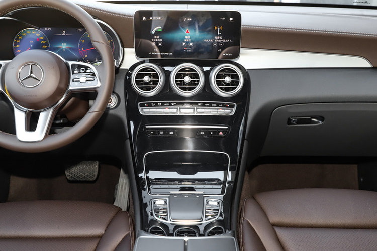 奔驰GLC 改款三 GLC 260 L 4MATIC 2022款 动感型