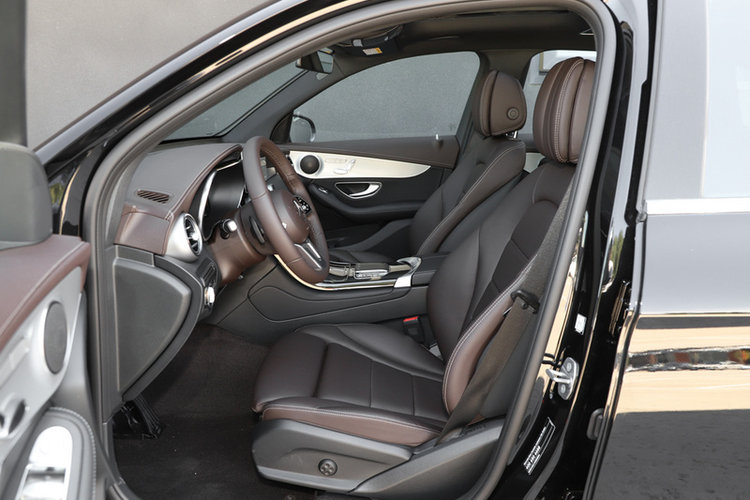 奔驰GLC 改款三 GLC 260 L 4MATIC 2022款 动感型