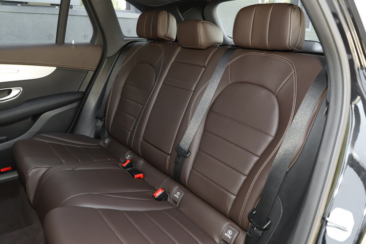 奔驰GLC 改款三 GLC 260 L 4MATIC 2022款 动感型