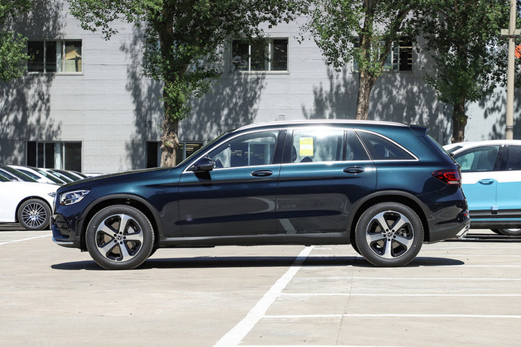 奔驰GLC 改款三 GLC 260 L 4MATIC 2022款 动感型
