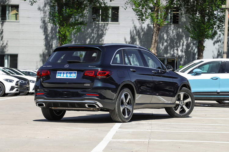 奔驰GLC 改款三 GLC 260 L 4MATIC 2022款 动感型