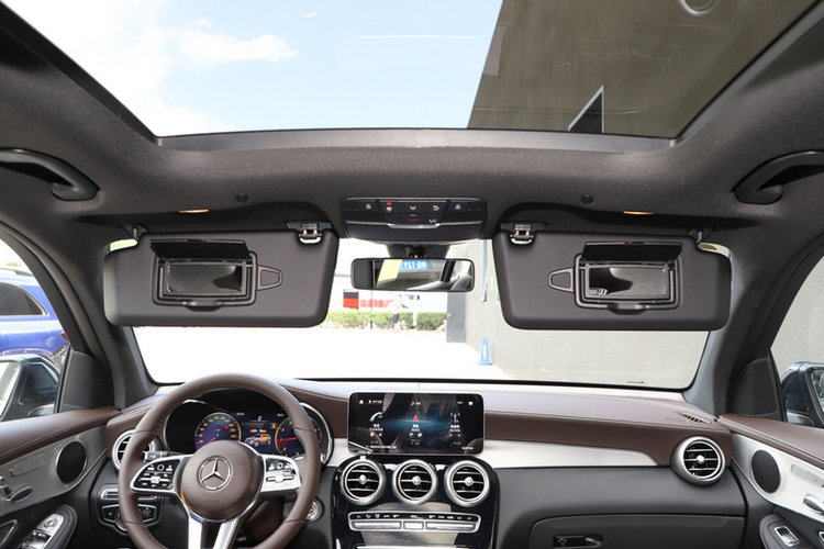 奔驰GLC 改款三 GLC 260 L 4MATIC 2022款 动感型