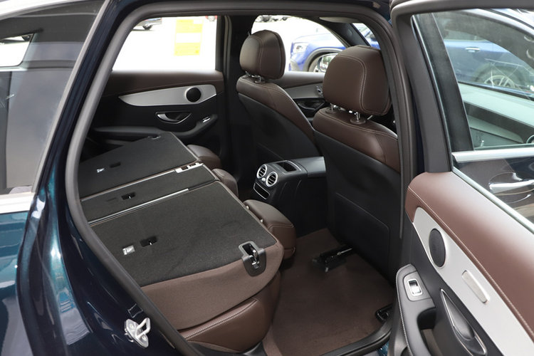 奔驰GLC 改款三 GLC 260 L 4MATIC 2022款 动感型