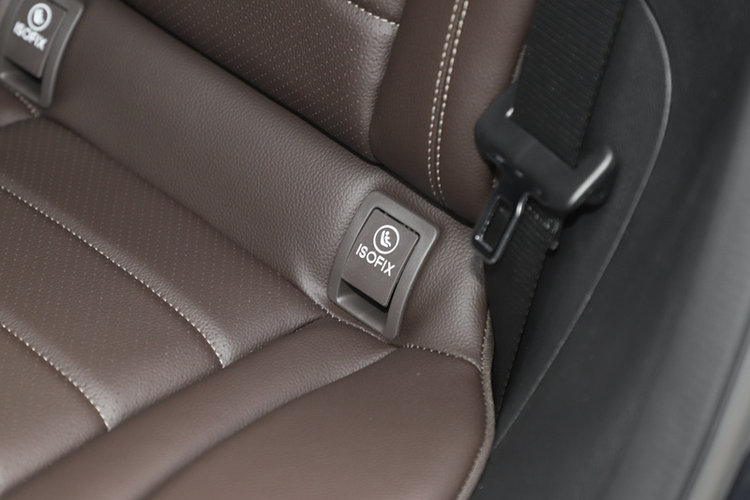 奔驰GLC 改款三 GLC 260 L 4MATIC 2022款 动感型