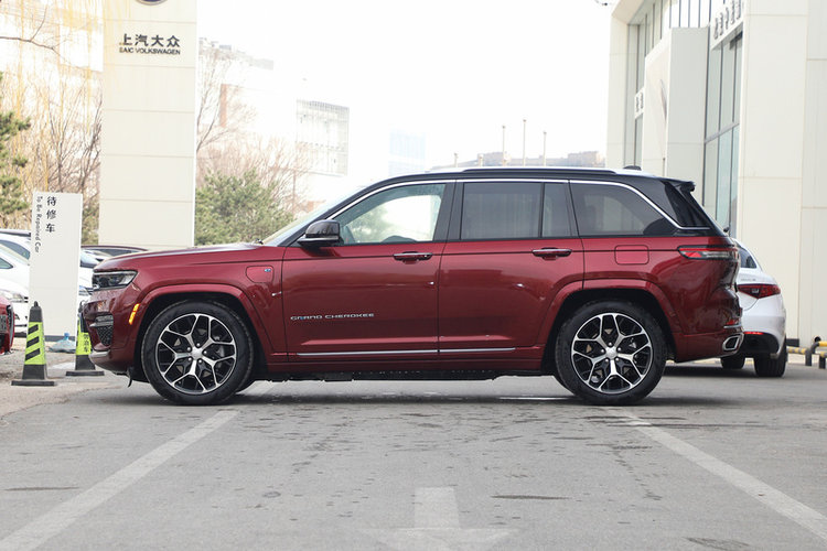 大切诺基新能源(进口) 2.0T 4xe 2023款 巅峰版