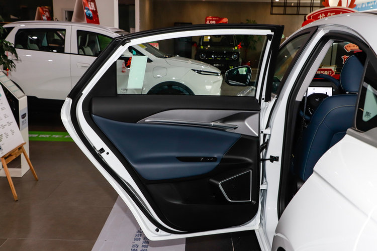 吉利几何G6 500KM 2024款 公务版