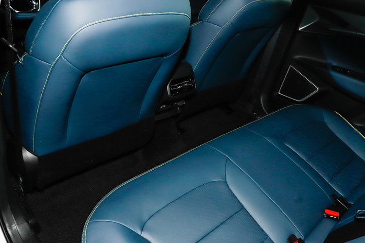 吉利几何G6 500KM 2024款 公务版