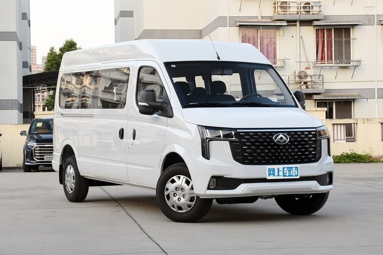 新途V80 傲运通PRO 2.0T AMT 长轴中顶  6789座 2024款 